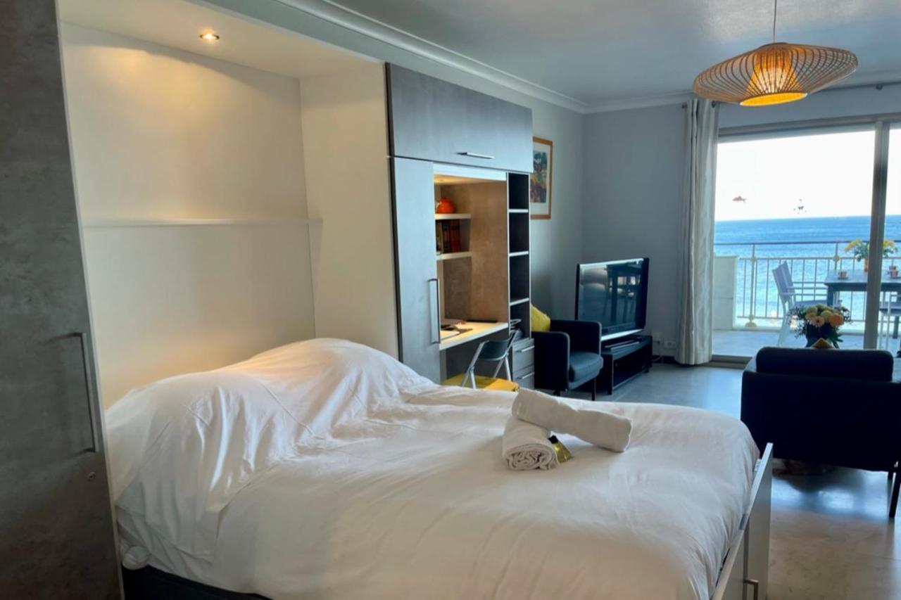 Seafront One Bedroom Apartment With A Terrasse Swimming Pool And A Parking Antibes Exteriör bild